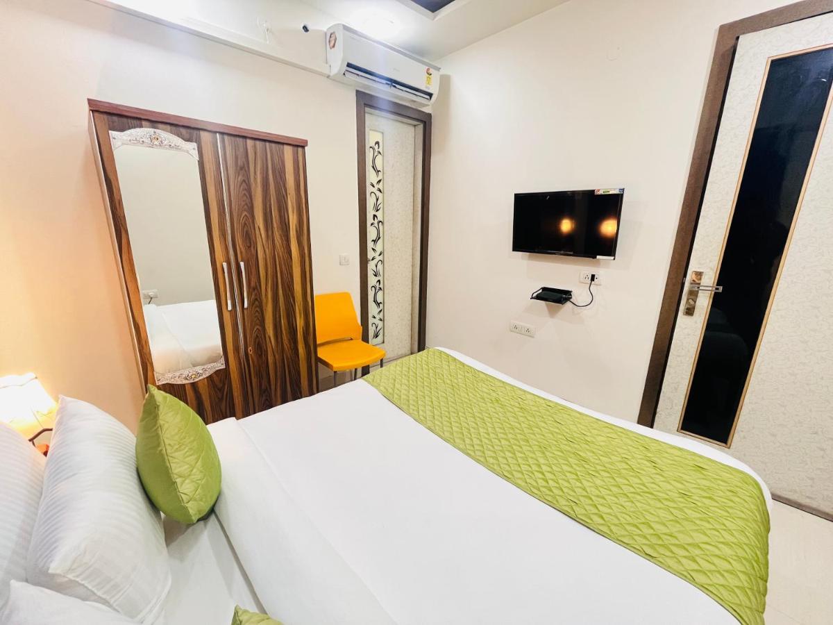 Hotel Park Pride Pitampura New Delhi, Couple Friendly Exteriér fotografie